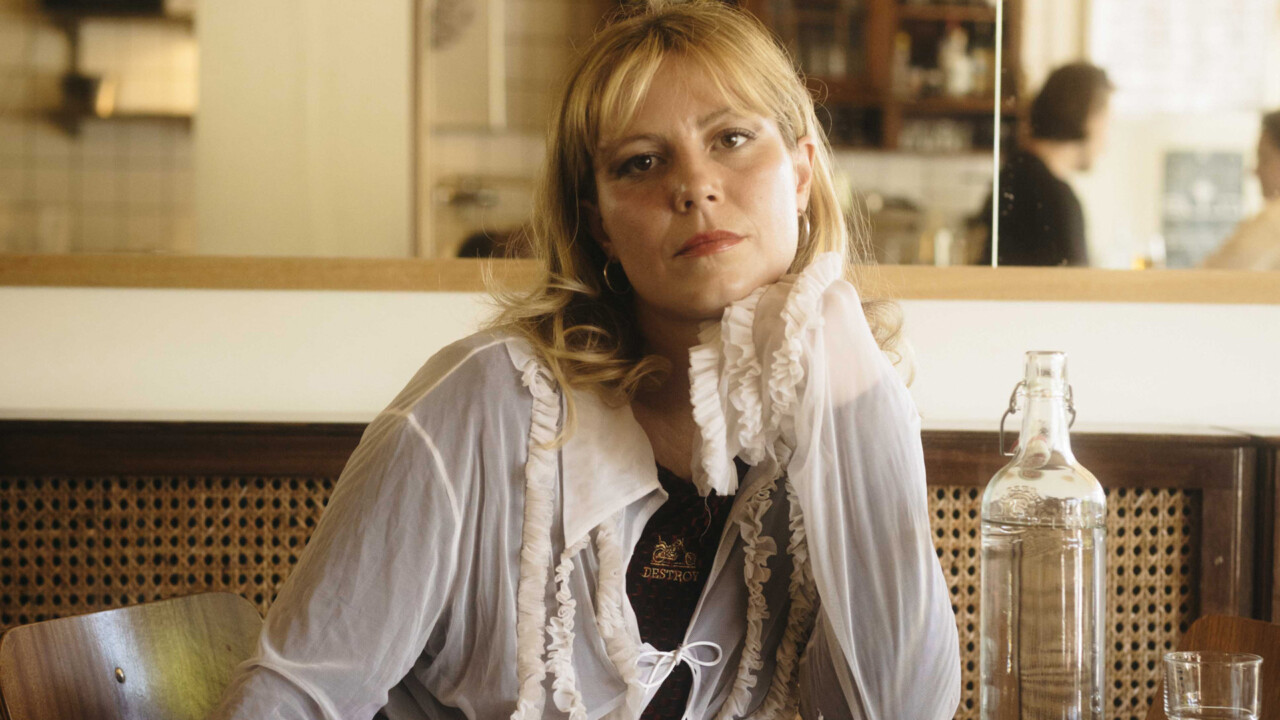 Elina Pahnke, född 1991, är kulturjournalist bosatt i Malmö.