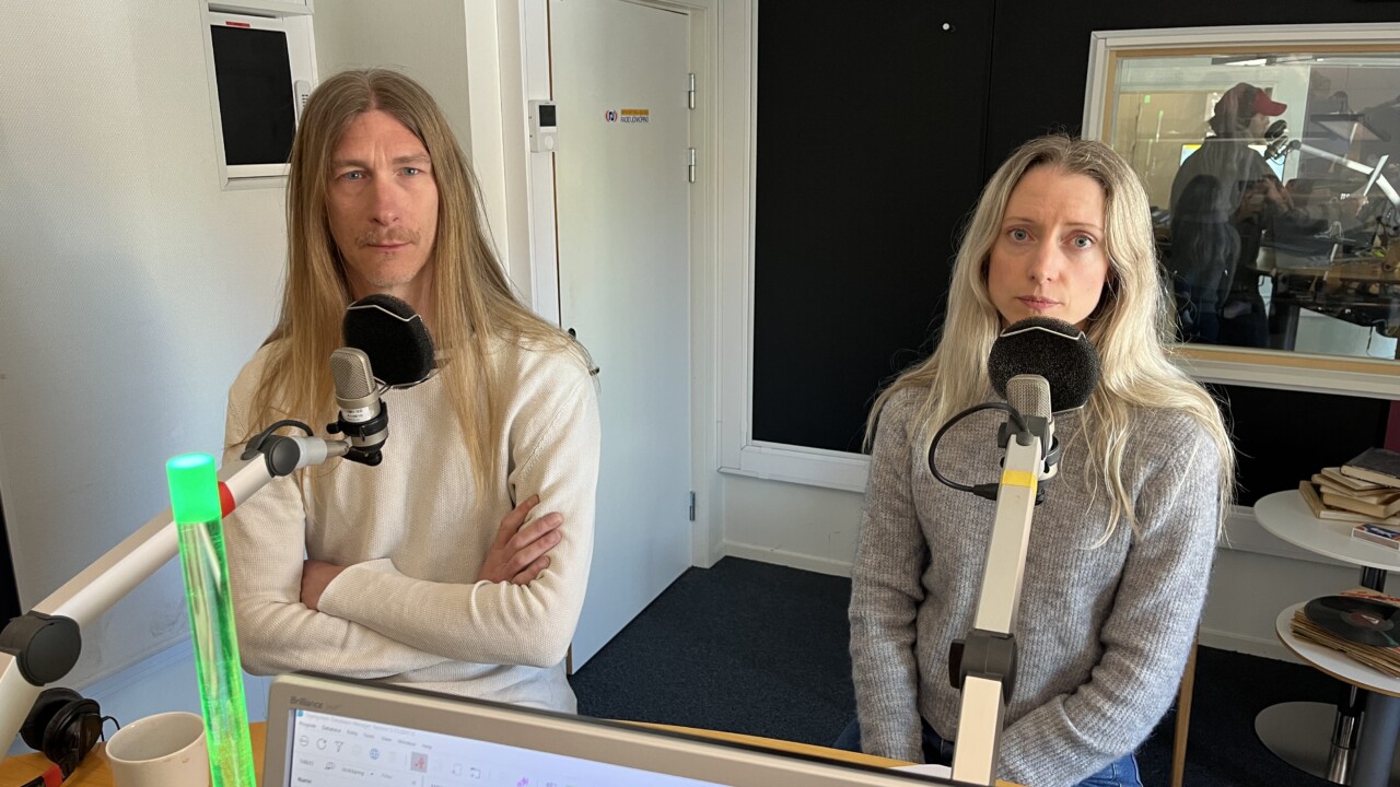 P4 Jönköpings reportrar Markus Engberg och Petra Levinson i studion.