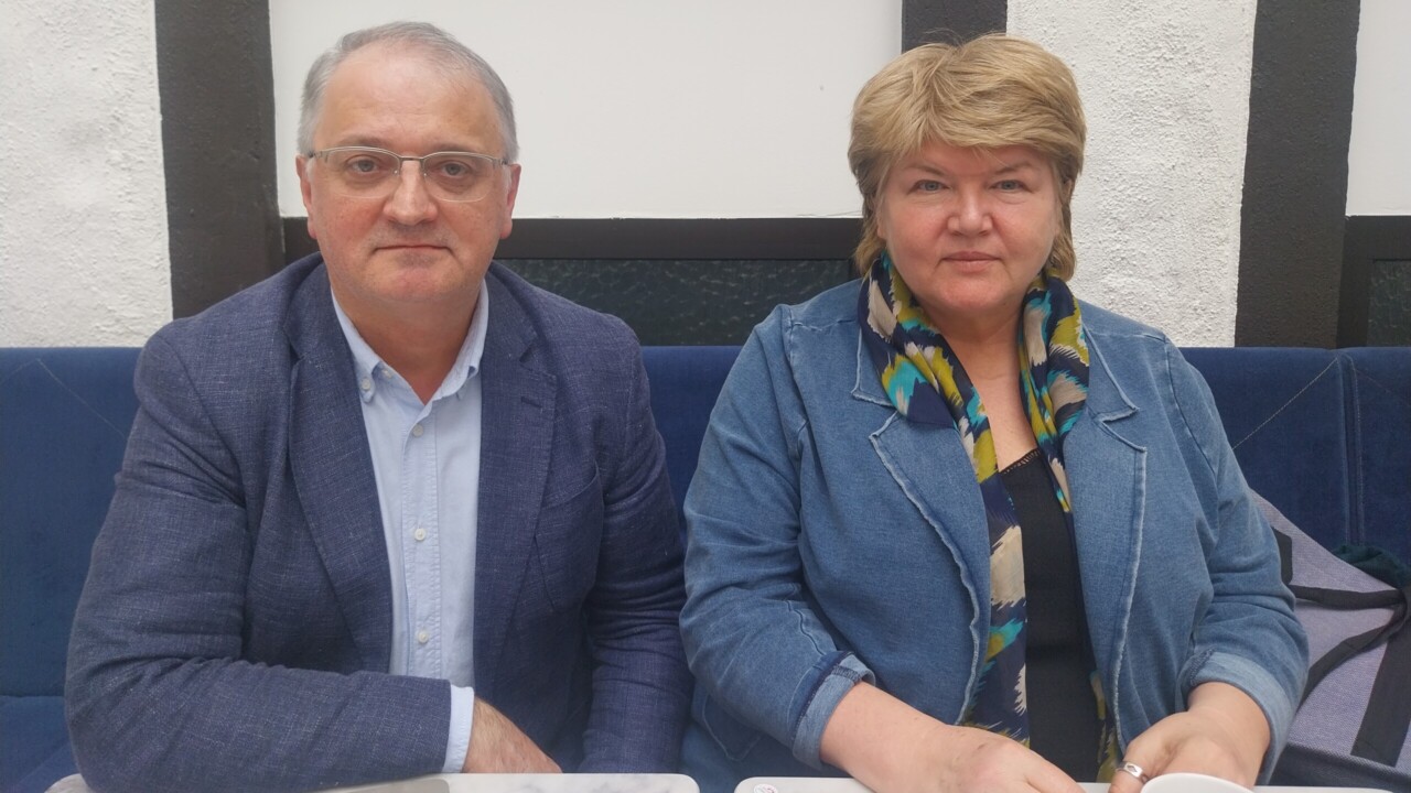 Petru Macovei, Asociatia Presei Independente, och Alina Radu, Ziarul de Garda, vittnar om stora ekonomiska utmaningar för oberoende journalistik i Moldavien, särskilt sedan USAID frusit sitt bistånd.
