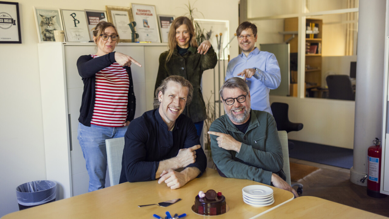 Journalistens redaktion firar att de är nominerade till ett pris på Fackförbunds pressens dag och att fotograf Tor Johnsson fyllt 40 år.