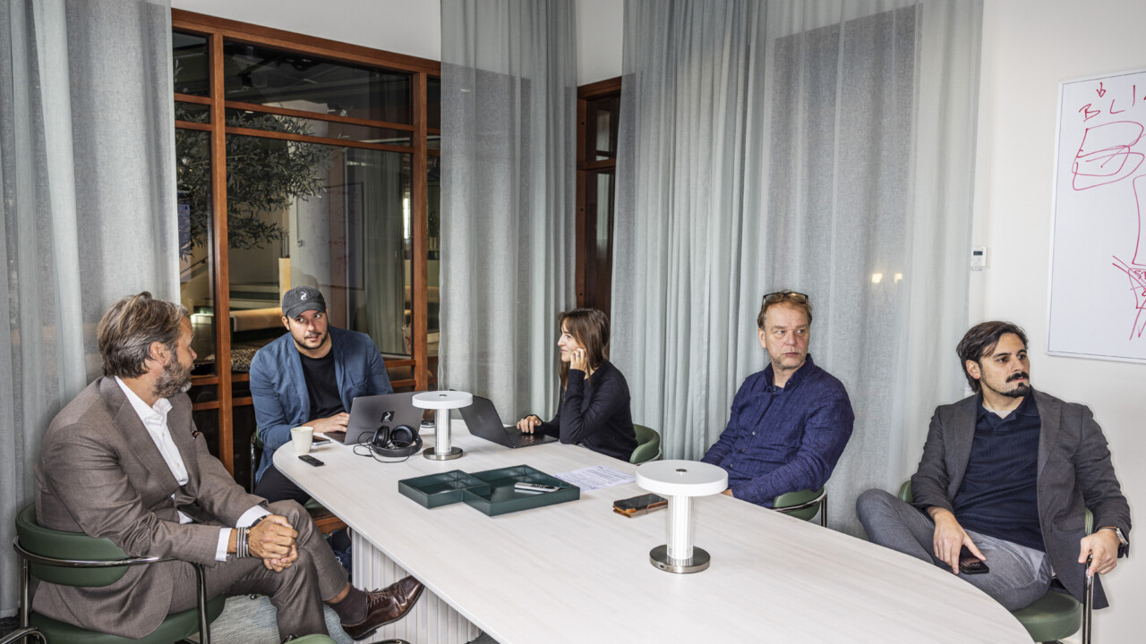 Kvartal Idag har morgonmöte. Från vänster: Magnus Alselind, Jesper Andersson, Ella Öfwerman, Kristian Åström och Christer El-Mochantaf.