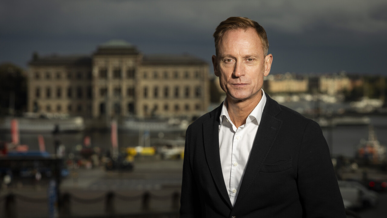 Caspar Opitz, Medieombudsmannen, utanför sitt kontor mitt emot Kungliga slottet i Gamla Stan i Stockholm.