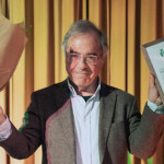 Göran Rosenberg vann årets IM-pris och prisades med diplom och blombukett 2025.