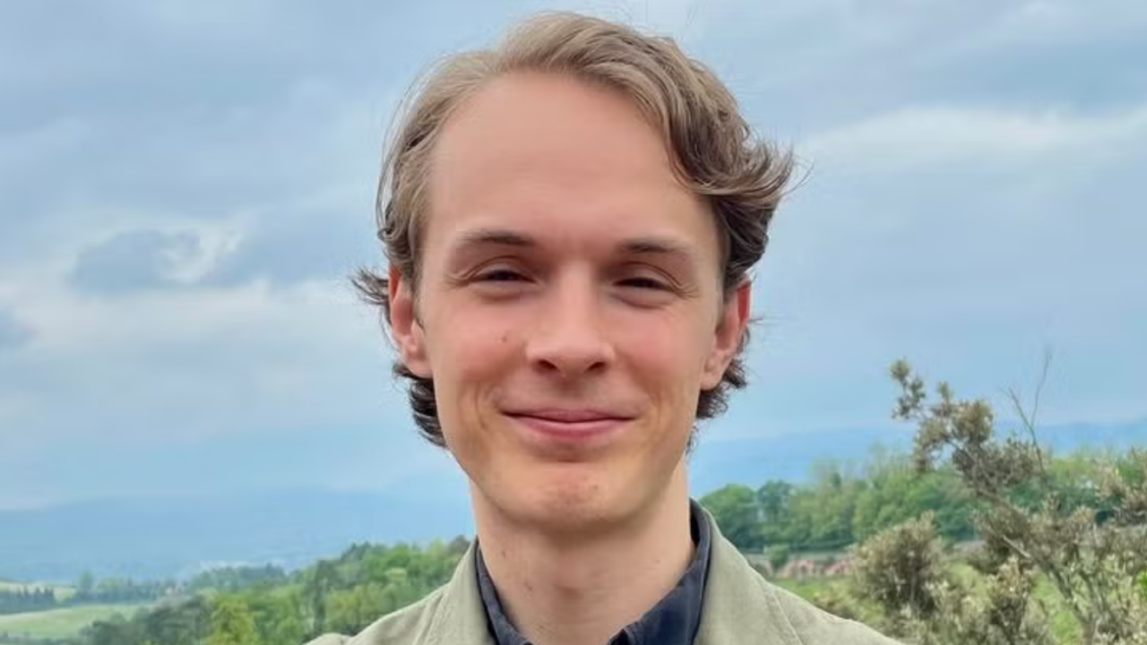 Adam Rosenkvist, konst- och kulturskribent från Kristianstad, får 2026 års Ingela Lind pris.