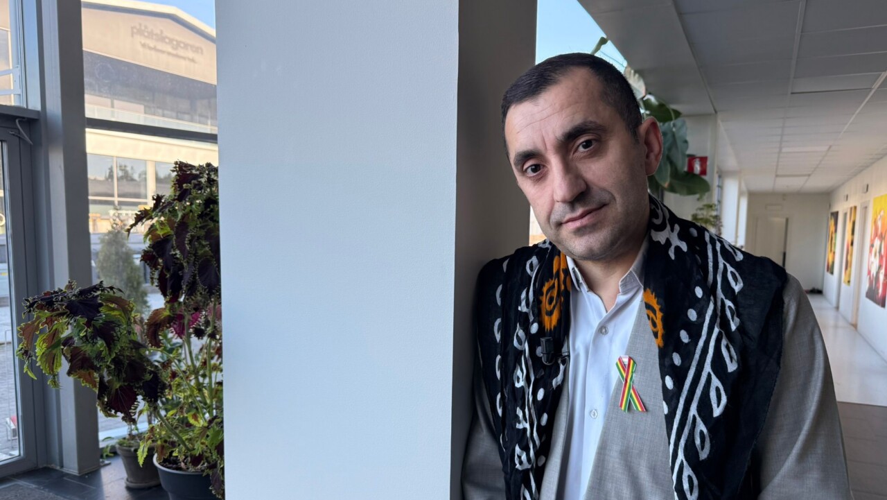 Saman Shahabi var bland de första som anställdes på Aryen TV.