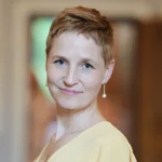 Sara Heyman har erfarenhet både som sjuksköterska och utrikeskorrespondent och har global hälsa som sitt främsta bevakningsområde