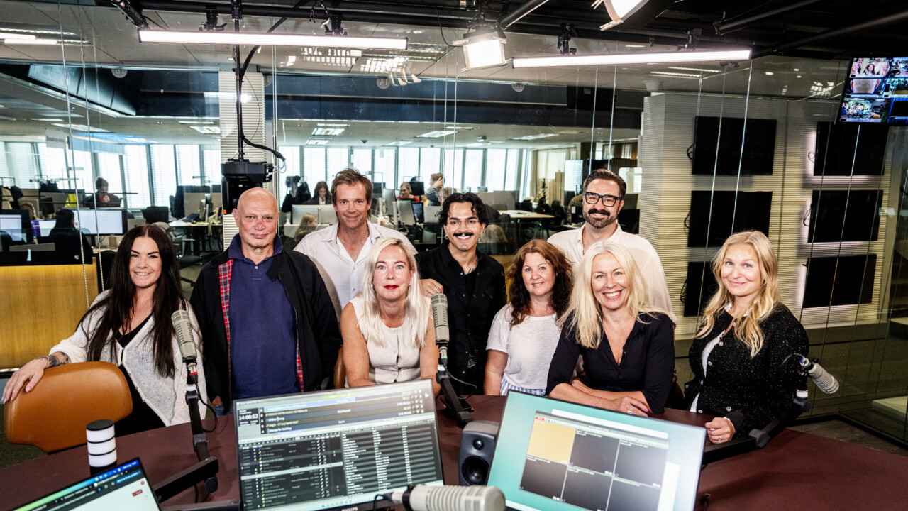 Några av rösterna som kommer att leda Radio Aftonbladets lyssnare genom nyhetsdagen: (från vänster) programledarna Martina Thun, Robert Aschberg, Henrik Johnsson, Linda Hjerten, Alex Letic och Jenny Ågren, nyhetsinsittare Fredrik Hilmered, programledare Maria Bjaring och nyhetsinsittare Olivia Elander.